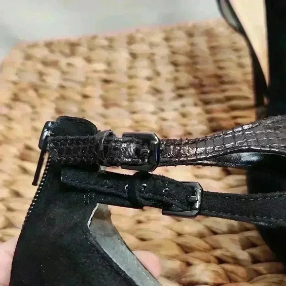 Guess Finnie Heels - Picture 9 of 14